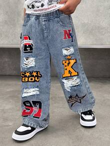 SHEIN 幼儿/男童水洗涂鸦字母印花破洞宽松直筒黑色牛仔裤，适合儿童穿着，街头服饰，四季皆宜。