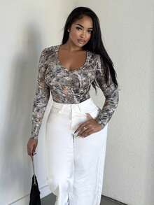 Alexandranx Women's Fall/Winter Streetwear Going Out Y2K Streetwear Tree Branch Pattern Bustier V-Neck T-Shirt - Multicolor - View 1