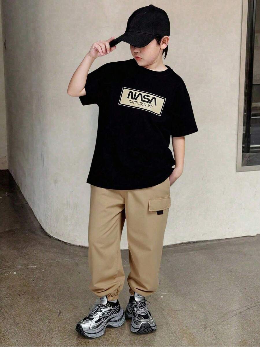 Mirajuku 2pcs Boys Print Black Short Sleeve T-Shirt And Beige Casual Cargo Pants Set, Spring/Summer