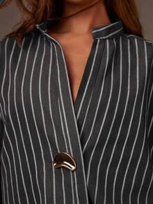 Athîral 女士黑色条纹落肩长袖单扣休闲宽松衬衫，条纹女式上衣，长袖条纹衬衫，商务女士衬衫 - 深灰色 - 查看 8
