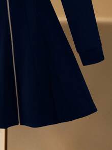 Modelyn 女士优雅收腰A字连衣裙，显瘦又时尚 - 藏蓝色 - 查看 5