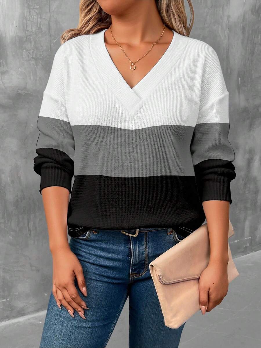 EMERY ROSE Camiseta de manga larga con cuello en V de unicolor y estampada para mujer de talla grande - Multicolor - Ver 1