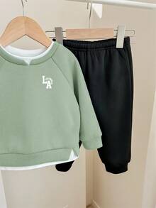 SHEIN 2 件套男婴/女婴休闲可爱图案落肩宽松圆领针织运动衫和松紧腰针织裤两件套服装，适合秋冬穿着 - 彩色 - 查看 4