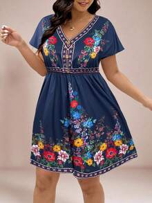 SHEIN VCAY Vestido de manga de murciélago con cuello en V y estampado floral para tallas grandes - azul real - Ver 4