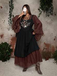 Whyspr Top con corpiño bordado de trigo negro con falda acampanada de cintura alta, estilo gótico vintage punk con tirantes de lazo