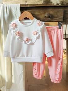 Vintaside Kids 2件套女婴春季新款2025圆领长袖荷叶边花朵装饰长袖套头衫和荷叶边下摆休闲运动裤套装，可爱时尚 - 彩色 - 查看 4