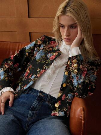 Écloséra Damkort vintagejacka i fransk hovrosa med jacquardmönster