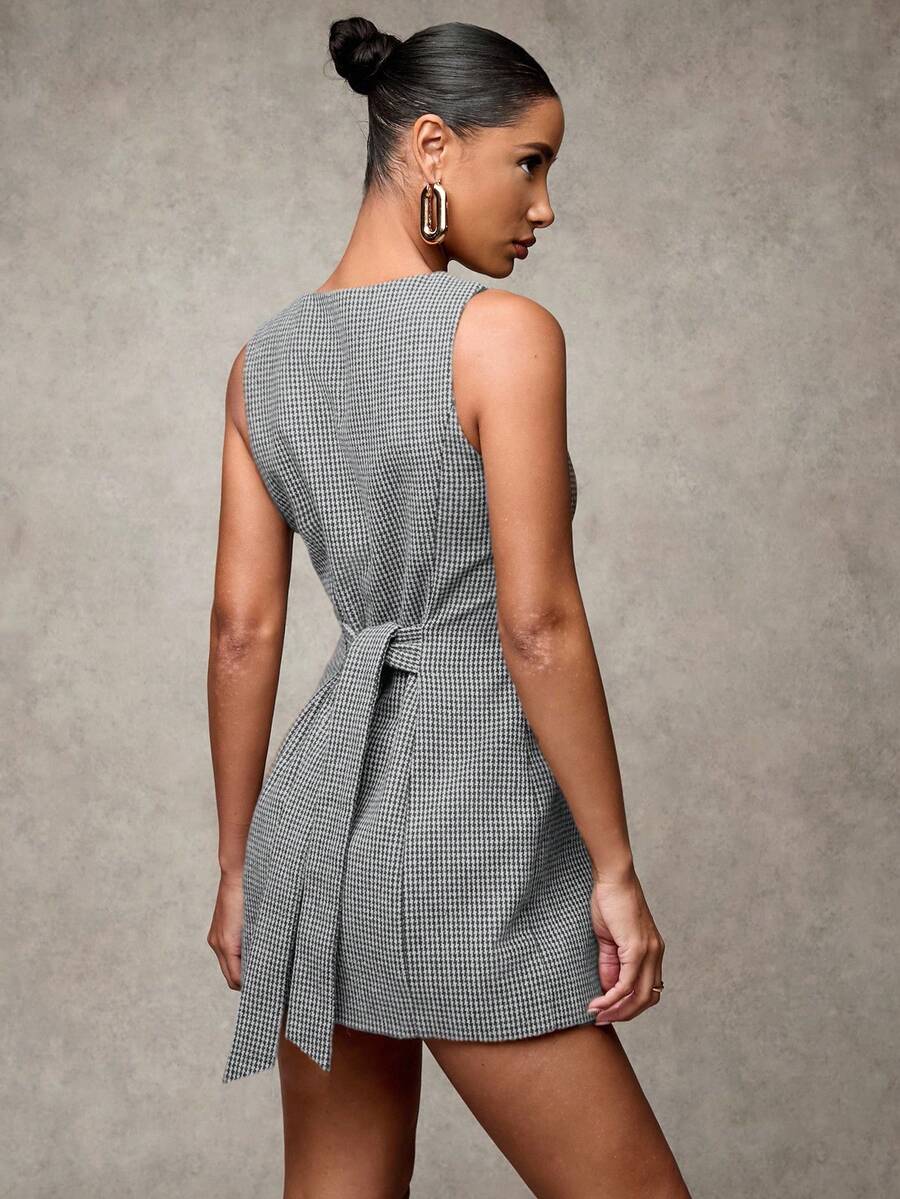 SHEIN BAE Vestido mini casual de mujer con cuello redondo, sin mangas y botones frontales, a cuadros, adecuado para la oficina, fiestas, ir al trabajo y uso diario, para otoño/invierno - Negro - Ver 1