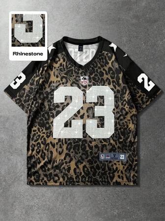 Prep T-shirt à manches courtes pour hommes, imprimé vintage avec slogan de nom de ville américaine, motif animal léopard en arrière-plan. Convient pour le port quotidien au printemps/été