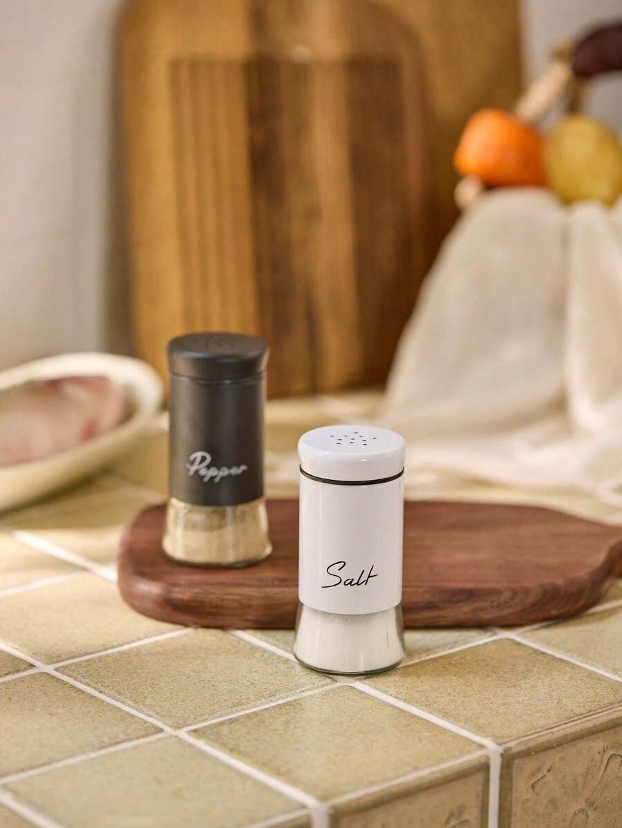 Cirelle 2PCS Salt And Pepper Shakers Set, Salt Shaker With Clear Glass Bottom, 5 Oz Salt And Pepper Set For Cooking Table RV BBQ, Black And White Kitchen Decor And Accessories