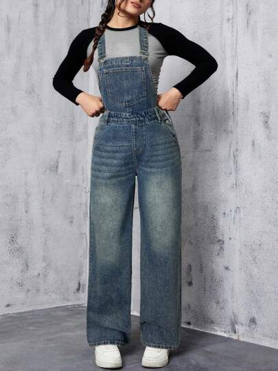 SHEIN 少女时尚休闲 Y2K 复古酷炫街头返校季学院风怀旧蓝色可水洗口袋流苏下摆设计宽松牛仔背带裤，适合少女日常穿着，柔软舒适，也适合少女秋冬季派对、节日和街头服饰。