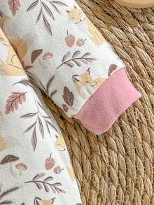 Loomiva 新生女婴花卉和松鼠印花柔软针织撞色圆领长袖连体衣（含裤子）