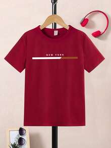 SHEIN Camiseta básica de color borgoña con estampado de lema minimalista casual para niños preadolescentes - Burdeos - Ver 3