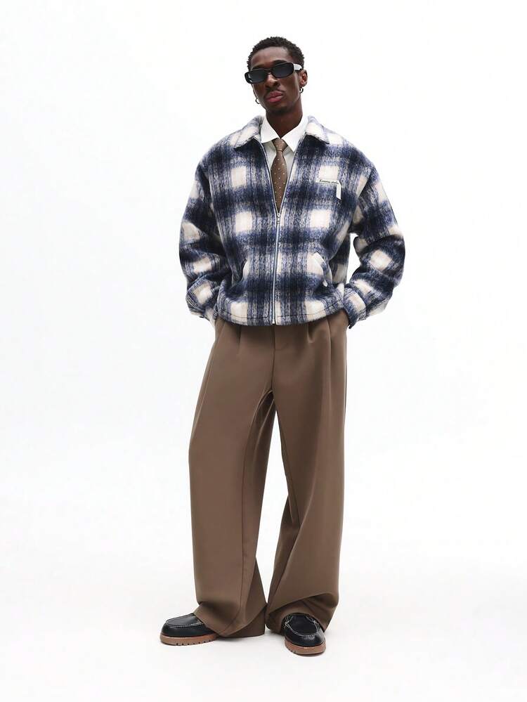 SUMWON 法兰绒格子飞行员夹克全拉链复古休闲外套宽松版型冬季长袖前口袋街头风格秋季格子外套 - 藍白色 - 查看 2