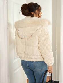 Lounesse Chaqueta larga de manga larga con cuello de piel texturizada en beige para mujer de talla grande, abrigo de moda de talla grande para otoño e invierno para mujeres - Beis - Ver 2