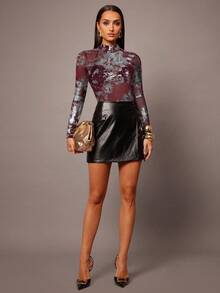 Silquee 黑色底，印花立领性感透视网纱长袖上衣，修身款，适合休闲、约会、夜店、派对等场合，也适合日常约会、夜店、婚礼、鸡尾酒会等性感约会。 - 酒紅色 - 查看 4