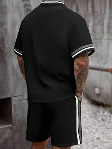 Manfinity Homme 男士夏季休闲日常通勤街头时尚撞色条纹包边华夫格纹衬衫短裤套装 - 黑色 - 查看 2