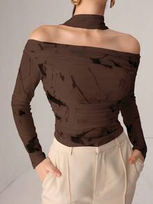 NOVVYNE 秋季针织性感透视网眼丝带印花T恤 - 棕色 - 查看 8