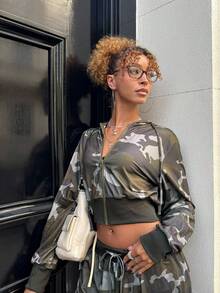 StreetHx 2pcs Women Camouflage Print Cropped Fitted Sweatshirt + Sweatpants Set - Multicolor - View 3