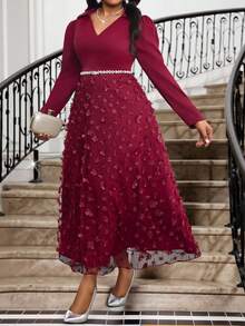 SHEIN Lady 大码优雅3D花卉网眼拼布连衣裙 - 酒紅色 - 查看 3