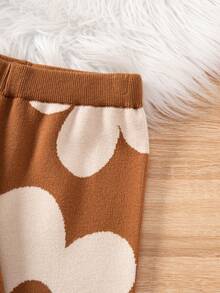 Bộ áo len và quần legging dệt kim Jacquard 2 mảnh cho bé gái, họa tiết thời trang, tay dài, bộ đồ hai mảnh mùa thu/đông cho trẻ em, bộ đồ mặc nhà màu nâu cho bé gái, bộ đồ 2 mảnh cho bé gái, bộ đồ màu nâu cho bé gái, bộ đồ phối hợp cho bé gái tuổi teen, bộ đồ dệt kim hai mảnh tay dài cho bé gái tuổi teen, bộ đồ hai mảnh áo len cho bé gái, bộ đồ dệt kim cho bé gái, bộ đồ mùa xuân và mùa thu cho bé gái, bộ đồ mặc nhà cho bé gái, quần áo mùa thu và mùa đông, áo nỉ, quần ống thẳng, bộ đồ cho bé gái tuổi teen, bộ quần áo hai mảnh dệt kim, bộ đồ dệt kim ấm áp, bộ đồ dệt kim hai mảnh, bộ áo len và quần dệt kim, bộ đồ dệt kim phối hợp. - màu nâu - Xem 5