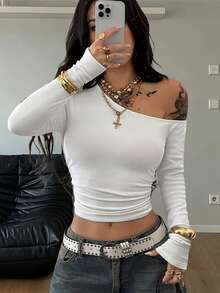 Coolane 女式秋季 Y2K 简约基本款日常休闲保暖羊毛弹力黑色紧身胸衣不对称领口露肩短款 T 恤