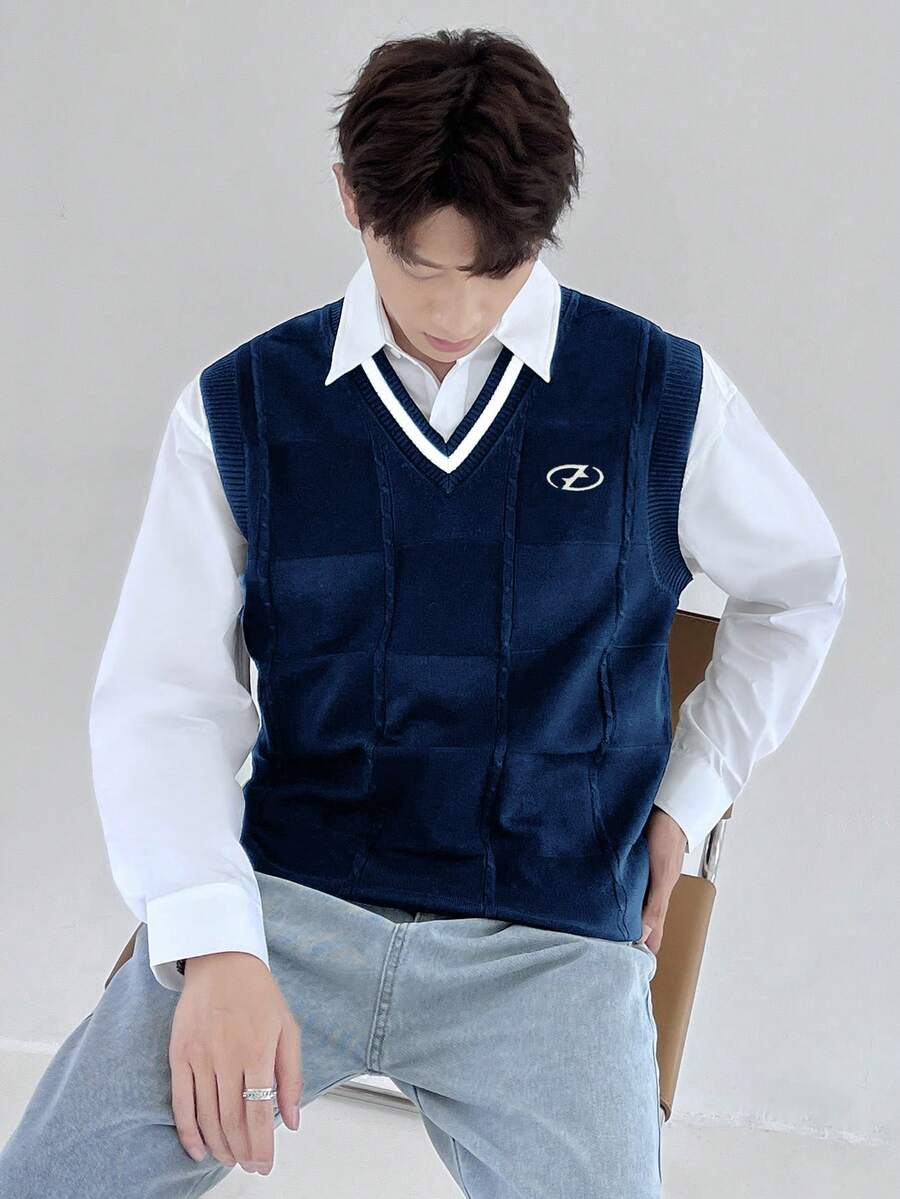 Manfinity Campus Court 男士休闲条纹V领针织背心，秋冬季百搭上衣 - 寶藍色 - 查看 1