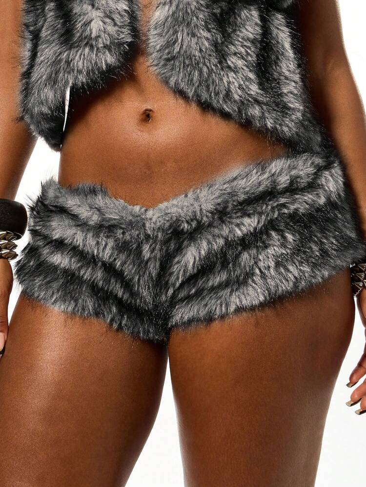 SUMWON WOMEN Faux Fur Extreme Hot Pants