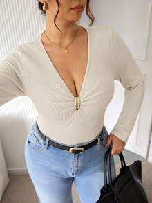 Lounesse Plus Size Women V-Neck Metal Buckle Design Casual Knit Long Sleeve T-Shirt, Fashionable For Daily Wear - White - View 5