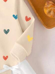 女婴男女通用婴儿幼儿6个月-3岁休闲优雅甜美套头卫衣裙，可爱心形图案下摆薄纱设计，舒适圆领长袖薄纱卫衣裙，适合秋冬春季穿着，轻盈舒适，是秋冬季的理想之选，时尚休闲装扮，适合返校、聚会、户外野餐、街头摄影、假期、送礼等场合。 - 彩色 - 查看 5