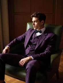 Manfinity Bizformal 男士紫色三件套西装，时尚男装，采用舒适面料制成，适合正式、时尚场合、通勤、派对、婚礼等。（包含一件夹克、一件背心和一条裤子），展现时尚气质。精致的紫色西装套装，可作为礼物送给你生命中特别的男人。 - 紫色 - 查看 5