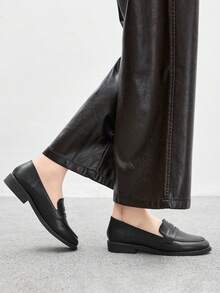 CUCCOO BIZCHIC Damen Neue Quadratische Zehenform Weiche Leder Loafer, Schwarz, Vielseitig für Pendeln und Arbeit - Schwarz - Übersicht 3