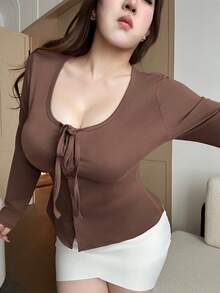 Flirla 大码女式休闲日常通勤简约纯色圆领扭结前襟长袖T恤，春秋季 - 棕色 - 查看 6