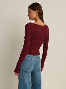 Nöista Women's Plum-Rib Ruched Keyhole Top,Burgundy Autumn Seksi Chic Night Out,Long Sleeve Flattering Layer For Teacher, Or Winter Date-Night Look - Red - View 2