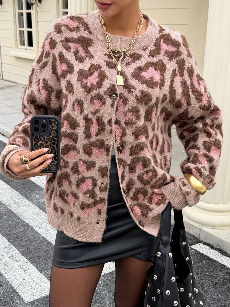DAZY Áo len cardigan dệt kim họa tiết da báo cổ điển một hàng khuy cho nữ, hàng mới về mùa đông - Màu Khaki - Xem 1