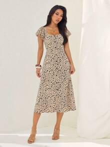 SHEIN PETITE 女式碎花方领荷叶边袖开衩下摆长裙，度假风格 - 卡其色 - 查看 5