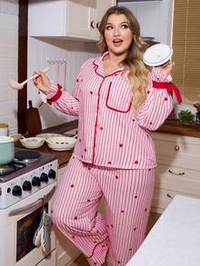 Slumberry CURVE 条纹爱心印花翻领领结长袖上衣和裤子加大码睡衣套装，秋冬服装 - 彩色 - 查看 1