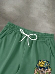 Manfinity EMRG 2 件男士肖像和字母图案印花休闲美式灰色运动裤和连帽衫套装 - 綠色 - 查看 4