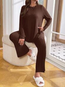 SHEIN Essnce Plus Size Women's Autumn And Winter Fashion Casual Loose Comfortable Daily Versatile Basic Slim Dark Brown Long-Sleeved Top And Flared Pants Two Pieces Set, Fall Clothes,Pants Set,Airport Outfits,Simple Style,Street Wear - Brown - View 4