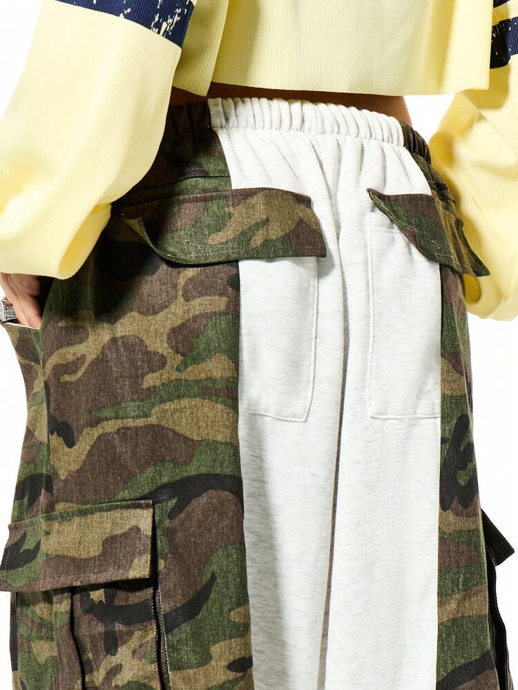 SUMWON WOMEN Pantalon de jogging cargo camouflage à jambes larges et empiècements de couleur