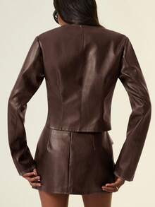 GENKIRA Bộ 2 áo crop top da PU đen cổ chữ V sâu, thiết kế khóa kéo và chân váy ngắn cạp trễ, trang phục gợi cảm và thường ngày - màu nâu - Xem 2