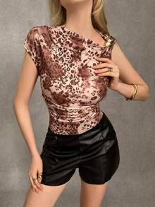 Ardnt Sexy Punk Party Stil asymmetrischer Kragen Leoparden Muster Crop Top, Metall Schnallen Dekor, modische bauchfreie Bluse für Frauen, Herbst