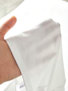 SHEIN Áo thun dài tay cổ tròn màu trắng phối xanh navy cho bé gái, chất liệu dệt kim ôm sát, họa tiết ngôi sao năm cánh, kiểu dáng retro, phù hợp cho mùa xuân và mùa thu. Phong cách ấm áp mùa thu đông, áo dài tay thích hợp cho mùa thu/đông, thích hợp cho năm mới, mặc hàng ngày, các dịp lễ hội, mùa thu và mùa đông. Thoải mái khi mặc nhiều lớp, phong cách thời trang. - trắng - Xem 6