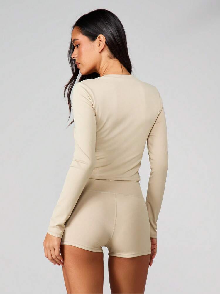 MISSGUIDED Completo top corto a maniche lunghe con pantaloncini a vita alta