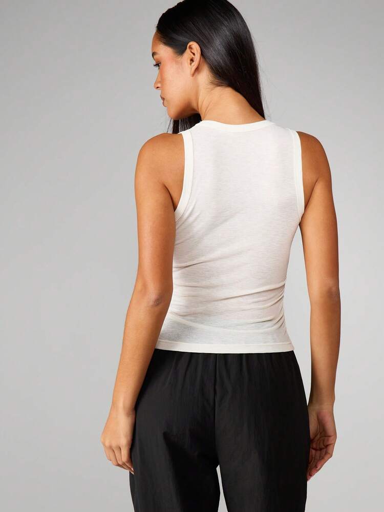MISSGUIDED Lightweight Scoop Neck Tank Top For Layering Summer Casual Everyday Basic Sleeveless Tank Top