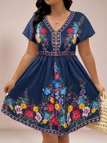 SHEIN VCAY Vestido de manga de murciélago con cuello en V y estampado floral para tallas grandes - azul real - Ver 6