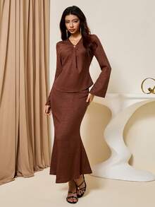Lyxana Damen Kaffeebraun Herbst Elegantes Büro 2-teiliges Set: V-Ausschnitt ausgestellter Ärmel Twist Metallic Bluse & figurbetonter Fischschwanz Schlitz Rock, Crinkle Stoff Outfit - Kaffeebraun - Übersicht 6