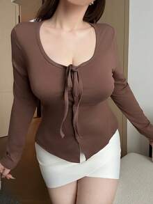 Flirla 大码女式休闲日常通勤简约纯色圆领扭结前襟长袖T恤，春秋季 - 棕色 - 查看 3