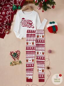 一套圣诞快乐男童睡衣，贴身长袖上衣和长裤，红色上衣印有草书“Santa Baby”字样，层叠圣诞树和雪花图案，弹力透气针织面料，可机洗，穿着舒适，易于打理，母子装（单独出售） - 彩色 - 查看 4