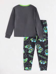 SHEIN 2件組兒童/青少年男孩休閒舒適印花圓領長袖睡衣套裝，上衣與褲子，貼身版型，遊戲主機圖案，夜視螢光發光，小男孩發光睡衣，青少年男孩睡衣，玩家男孩慢跑褲套裝，男孩睡衣套裝，發光睡衣，小男孩2號，發光睡衣，男孩居家休閒套裝，青少年男孩睡衣套裝 - 彩色 - 查看 5